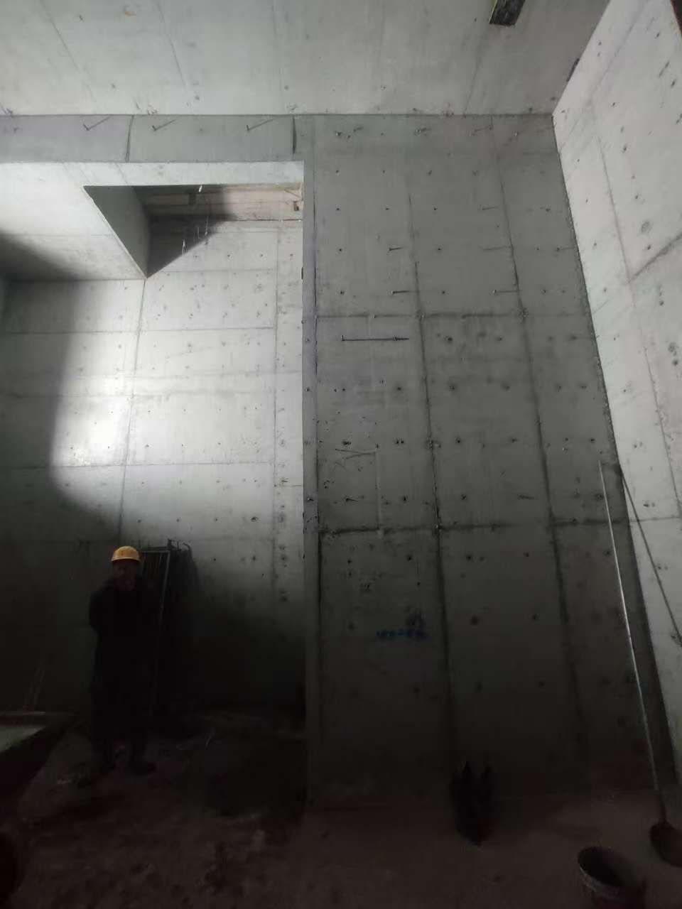 西塞山墙上开槽钢筋断了有影响吗